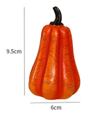 Citrouille allongée en résine – dimensions 6×9,5 cm