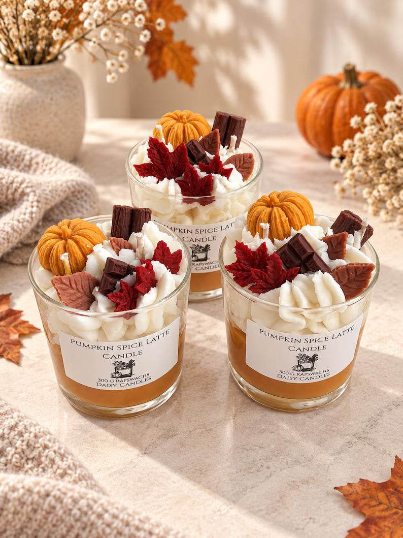 Bougie Pumpkin Spice Latte – trio de bougies avec décorations citrouille et feuilles